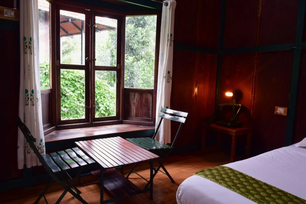 5. Room (Seating)