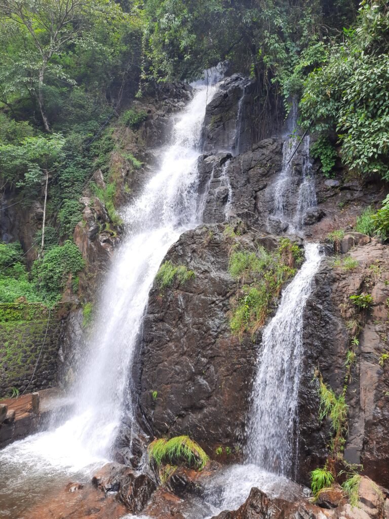 Valanjaganam_water_fall